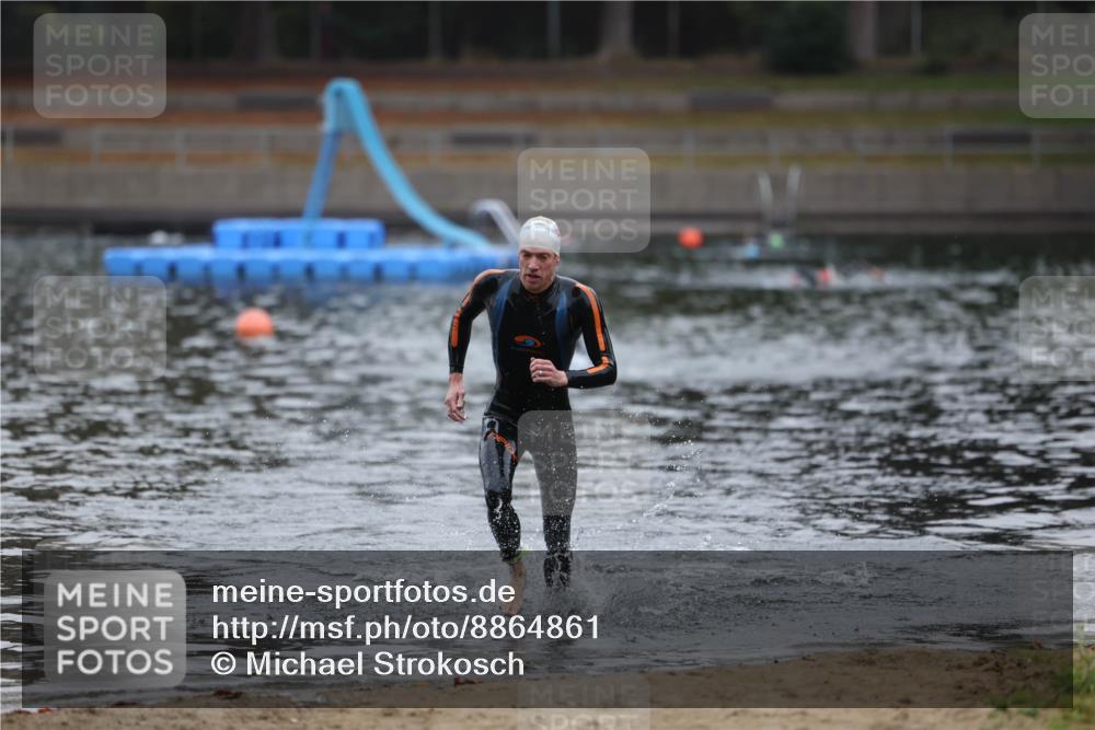 14.09.2025 - Stadtparktriathlon Michael Strokosch http://msf.ph/oto/8864861 14.09.2025 08:59:23 Schwimmen 413 meine-sportfotos.de