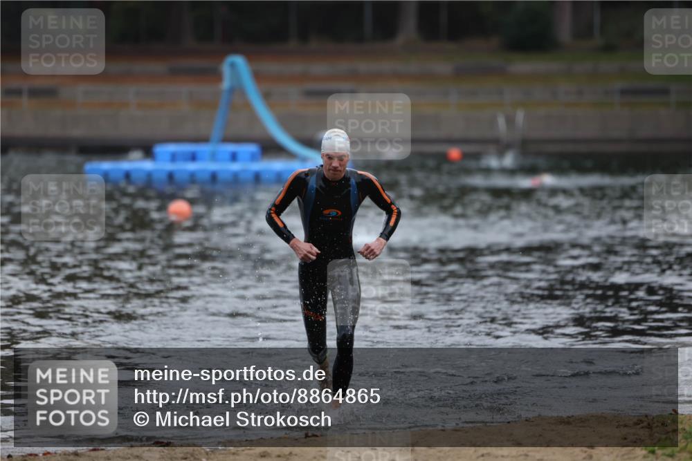 14.09.2025 - Stadtparktriathlon Michael Strokosch http://msf.ph/oto/8864865 14.09.2025 08:59:24 Schwimmen 413 meine-sportfotos.de