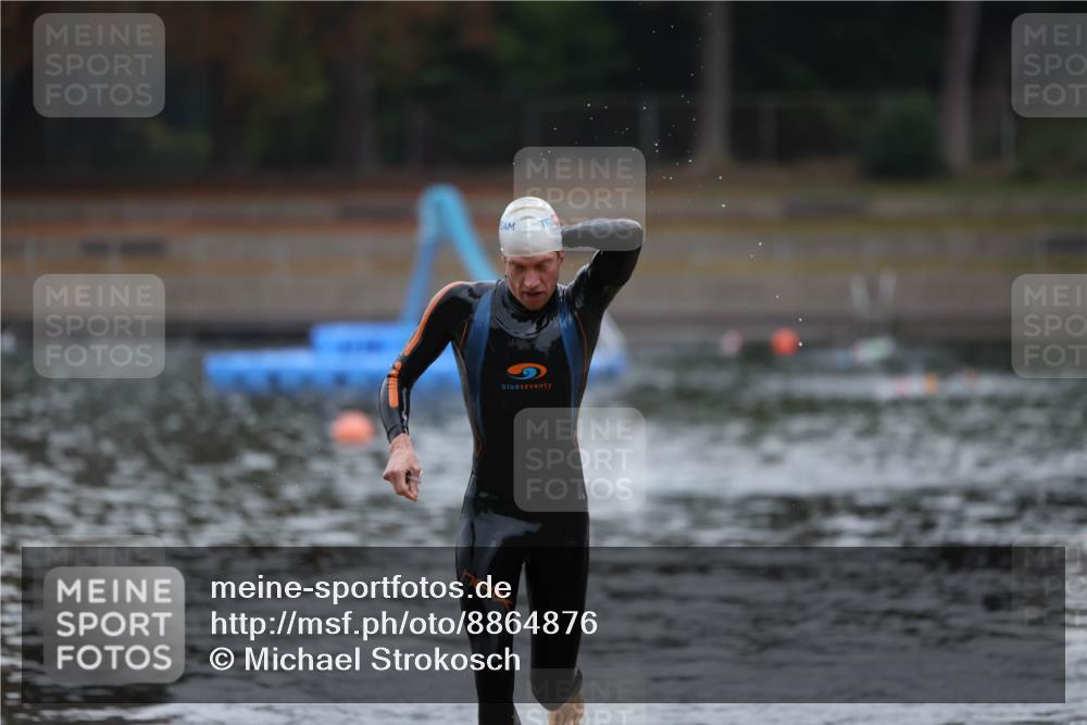 14.09.2025 - Stadtparktriathlon Michael Strokosch http://msf.ph/oto/8864876 14.09.2025 08:59:25 Schwimmen 413 meine-sportfotos.de