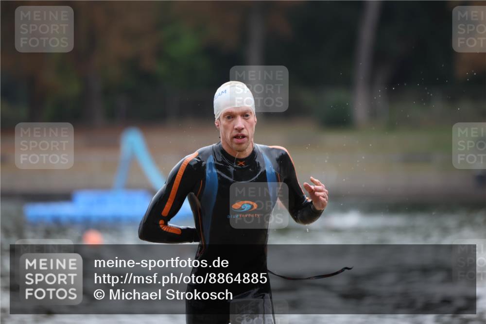 14.09.2025 - Stadtparktriathlon Michael Strokosch http://msf.ph/oto/8864885 14.09.2025 08:59:26 Schwimmen 413 meine-sportfotos.de