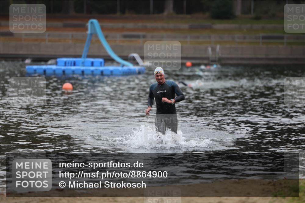 14.09.2025 - Stadtparktriathlon Michael Strokosch http://msf.ph/oto/8864900 14.09.2025 08:59:39 Schwimmen 414 meine-sportfotos.de