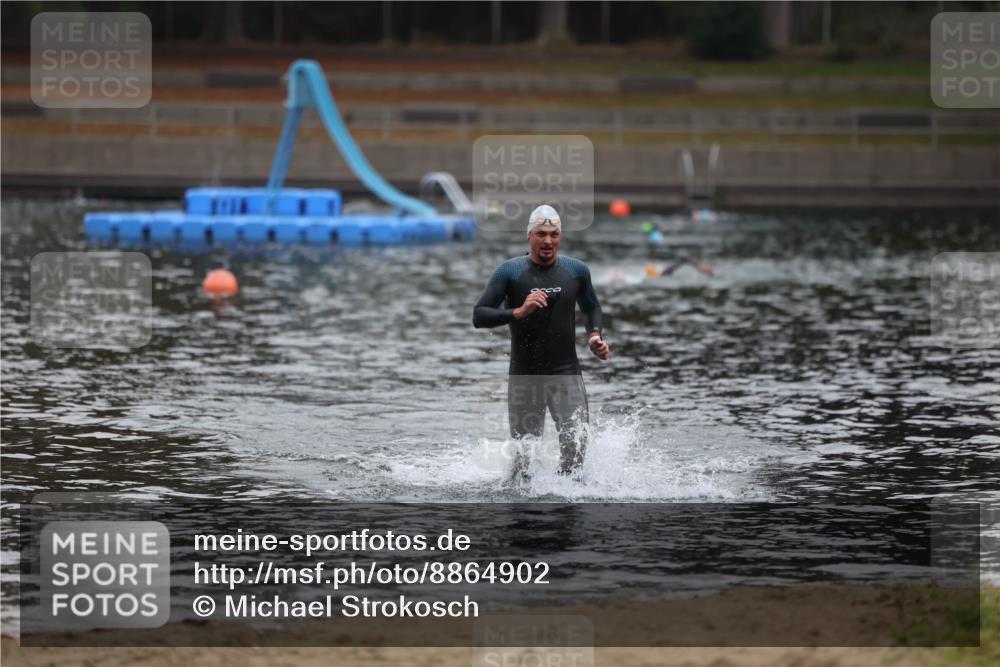 14.09.2025 - Stadtparktriathlon Michael Strokosch http://msf.ph/oto/8864902 14.09.2025 08:59:39 Schwimmen 414 meine-sportfotos.de
