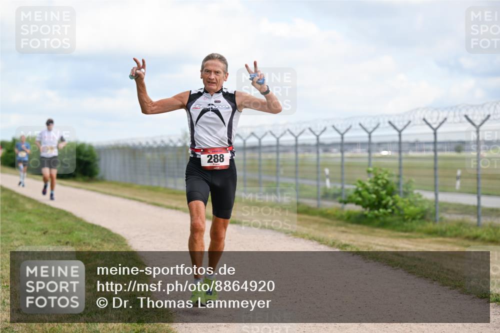 14.09.2025 - Airport Race Dr. Thomas Lammeyer http://msf.ph/oto/8864920 14.09.2025 12:05:07 Laufen 288 meine-sportfotos.de