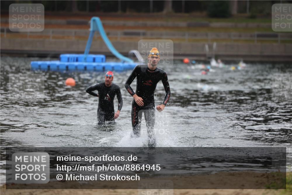 14.09.2025 - Stadtparktriathlon Michael Strokosch http://msf.ph/oto/8864945 14.09.2025 09:00:11 Schwimmen 405, 416 meine-sportfotos.de