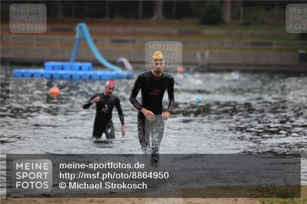 14.09.2025 - Stadtparktriathlon Michael Strokosch http://msf.ph/oto/8864950 14.09.2025 09:00:12 Schwimmen 405, 416 meine-sportfotos.de