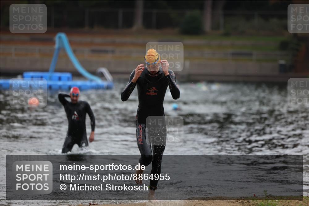 14.09.2025 - Stadtparktriathlon Michael Strokosch http://msf.ph/oto/8864955 14.09.2025 09:00:13 Schwimmen 405, 416 meine-sportfotos.de