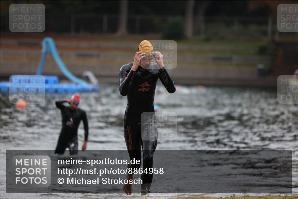14.09.2025 - Stadtparktriathlon Michael Strokosch http://msf.ph/oto/8864958 14.09.2025 09:00:13 Schwimmen 405, 416 meine-sportfotos.de