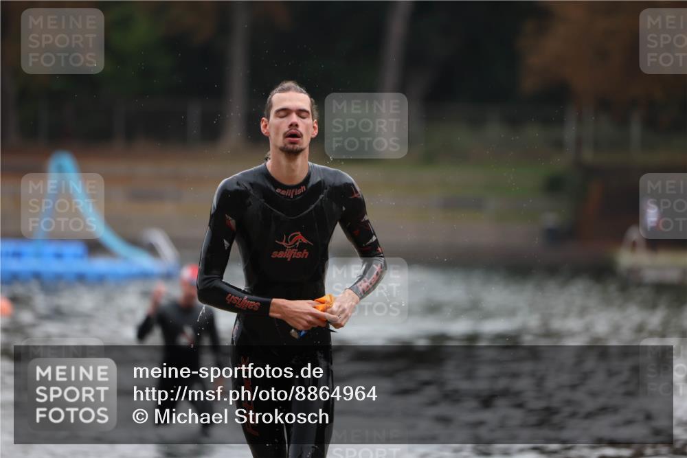 14.09.2025 - Stadtparktriathlon Michael Strokosch http://msf.ph/oto/8864964 14.09.2025 09:00:15 Schwimmen 405, 416 meine-sportfotos.de