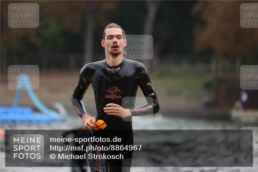 14.09.2025 - Stadtparktriathlon Michael Strokosch http://msf.ph/oto/8864967 14.09.2025 09:00:15 Schwimmen 405, 416 meine-sportfotos.de