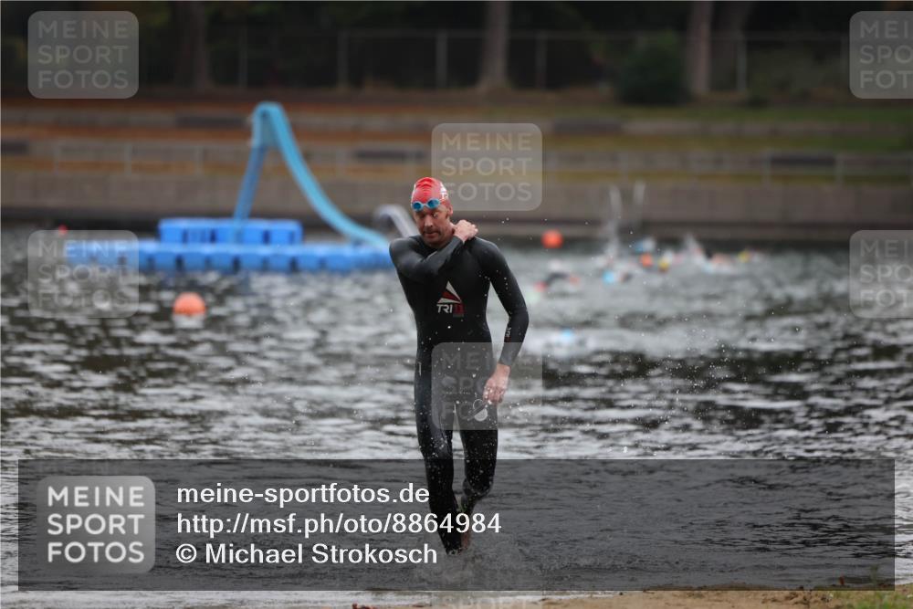 14.09.2025 - Stadtparktriathlon Michael Strokosch http://msf.ph/oto/8864984 14.09.2025 09:00:19 Schwimmen 405, 416 meine-sportfotos.de
