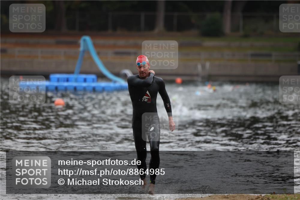 14.09.2025 - Stadtparktriathlon Michael Strokosch http://msf.ph/oto/8864985 14.09.2025 09:00:19 Schwimmen 405, 416 meine-sportfotos.de