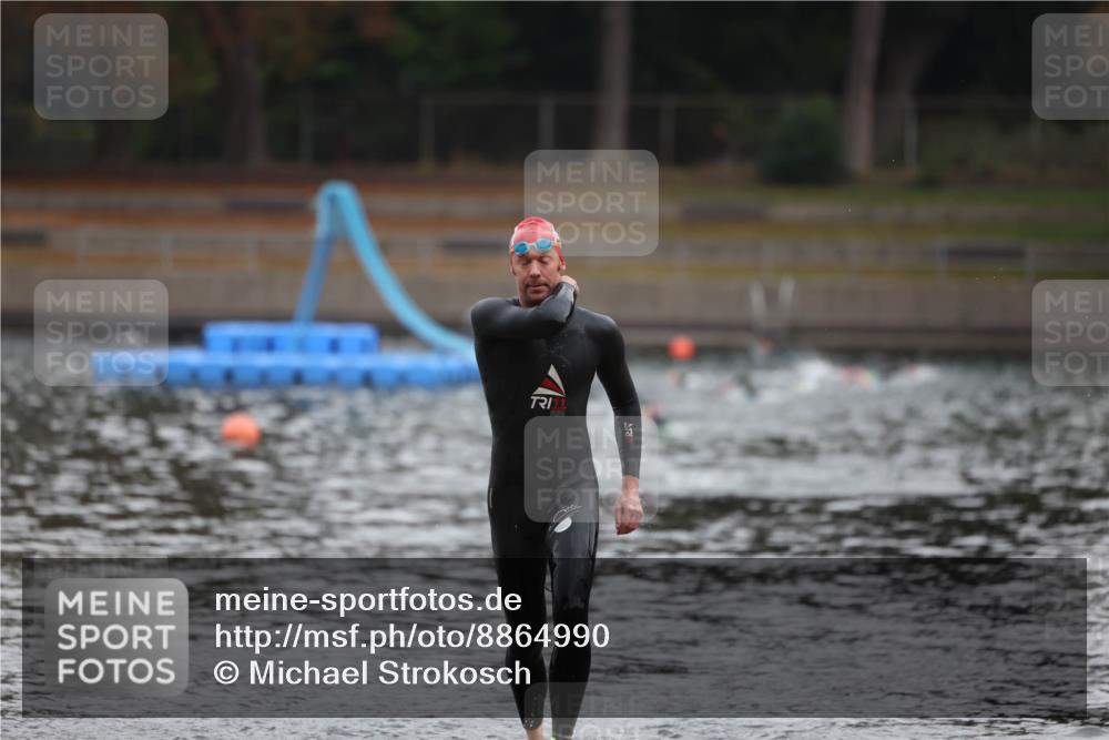 14.09.2025 - Stadtparktriathlon Michael Strokosch http://msf.ph/oto/8864990 14.09.2025 09:00:20 Schwimmen 416 meine-sportfotos.de