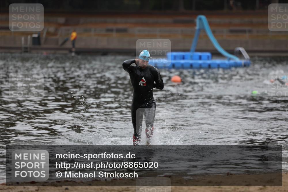 14.09.2025 - Stadtparktriathlon Michael Strokosch http://msf.ph/oto/8865020 14.09.2025 09:00:36 Schwimmen 435 meine-sportfotos.de