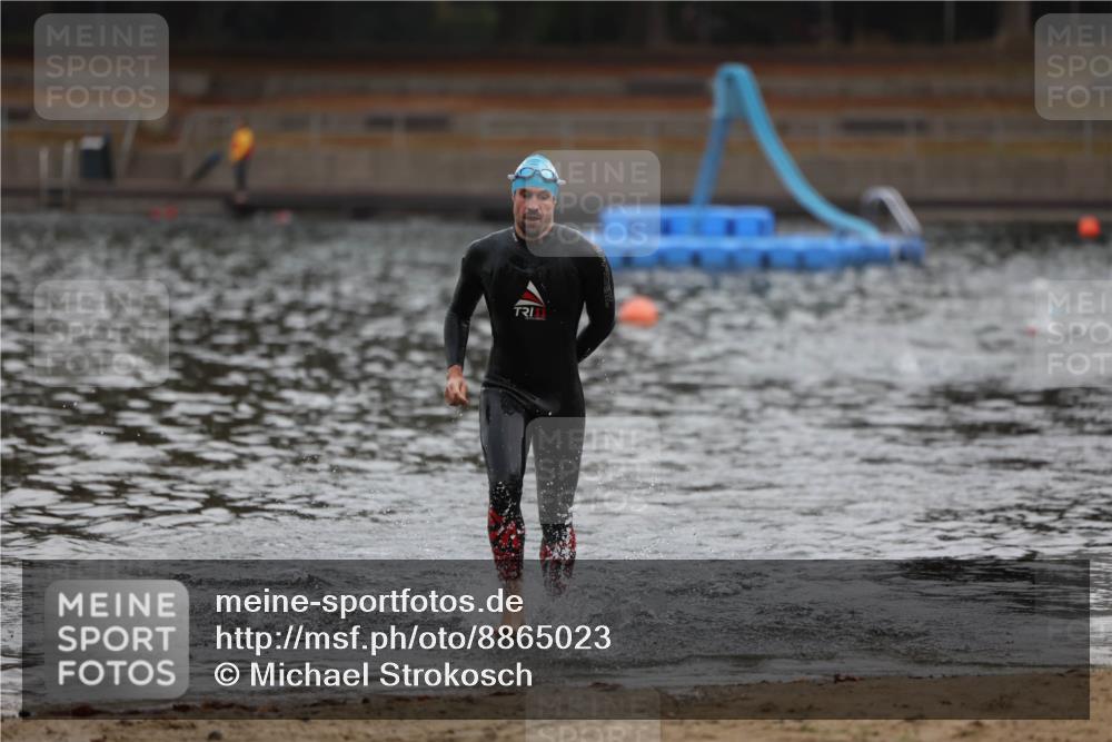 14.09.2025 - Stadtparktriathlon Michael Strokosch http://msf.ph/oto/8865023 14.09.2025 09:00:37 Schwimmen 435 meine-sportfotos.de