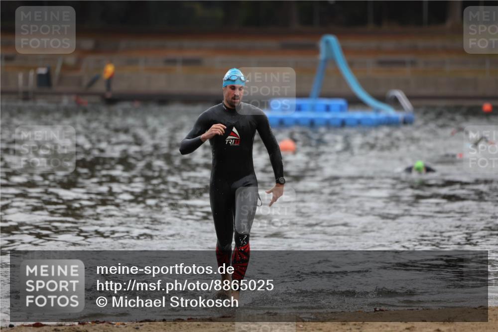 14.09.2025 - Stadtparktriathlon Michael Strokosch http://msf.ph/oto/8865025 14.09.2025 09:00:38 Schwimmen 435 meine-sportfotos.de