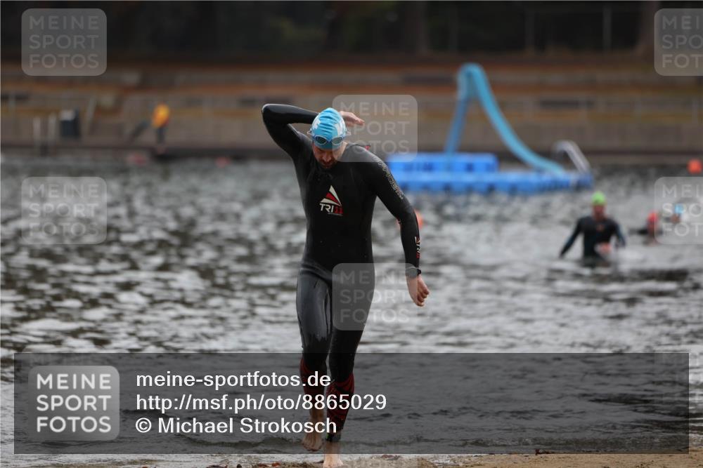 14.09.2025 - Stadtparktriathlon Michael Strokosch http://msf.ph/oto/8865029 14.09.2025 09:00:39 Schwimmen 435 meine-sportfotos.de