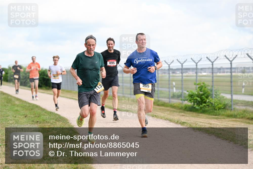 14.09.2025 - Airport Race Dr. Thomas Lammeyer http://msf.ph/oto/8865045 14.09.2025 12:05:22 Laufen 4027, 113, 895, 305, 305 meine-sportfotos.de