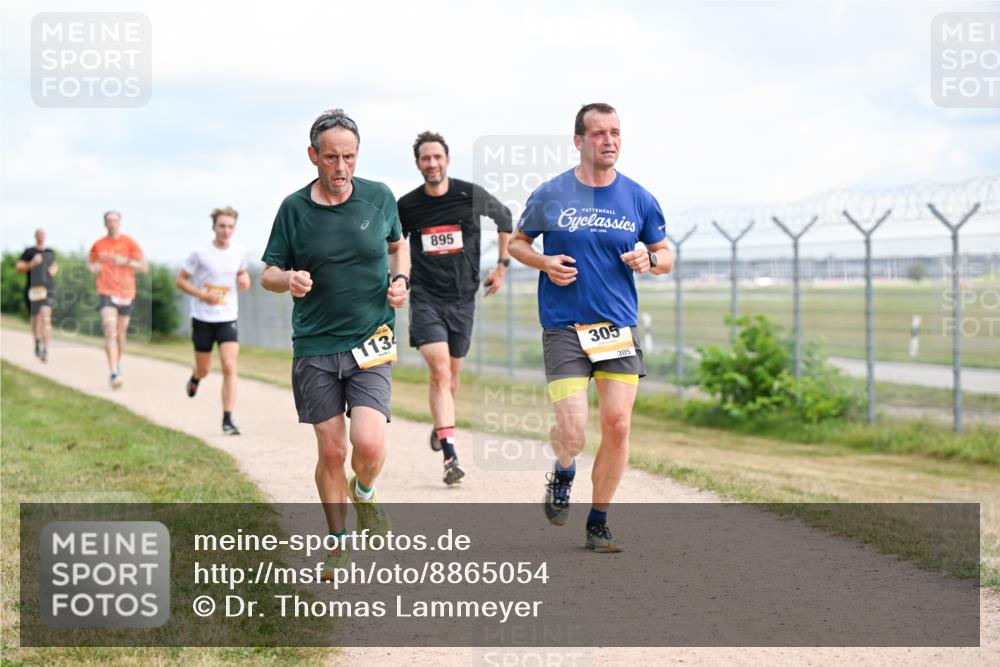 14.09.2025 - Airport Race Dr. Thomas Lammeyer http://msf.ph/oto/8865054 14.09.2025 12:05:22 Laufen 113, 895, 305, 305 meine-sportfotos.de