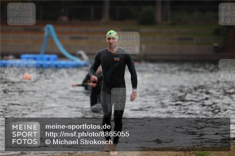14.09.2025 - Stadtparktriathlon Michael Strokosch http://msf.ph/oto/8865055 14.09.2025 09:00:56 Schwimmen 394, 408 meine-sportfotos.de