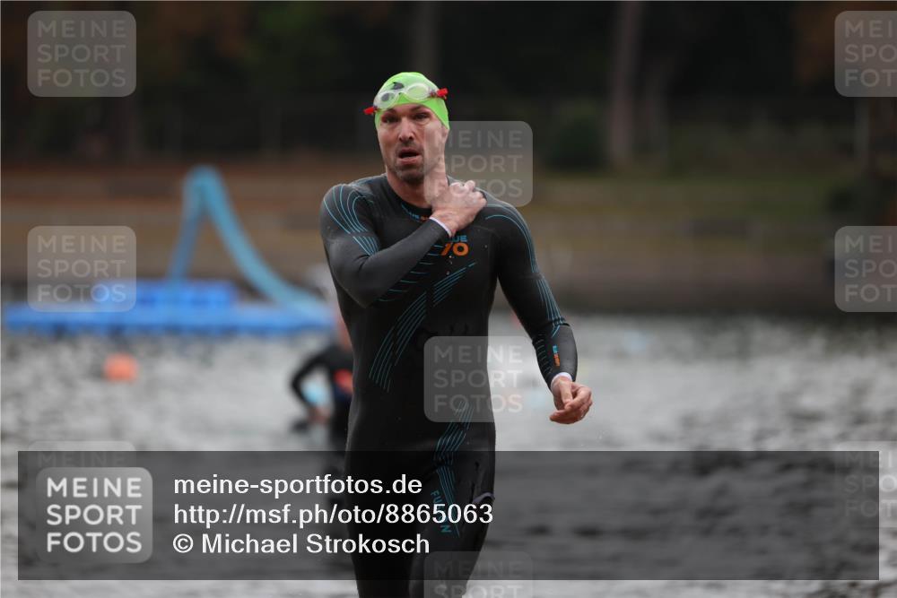 14.09.2025 - Stadtparktriathlon Michael Strokosch http://msf.ph/oto/8865063 14.09.2025 09:00:58 Schwimmen 394, 408 meine-sportfotos.de