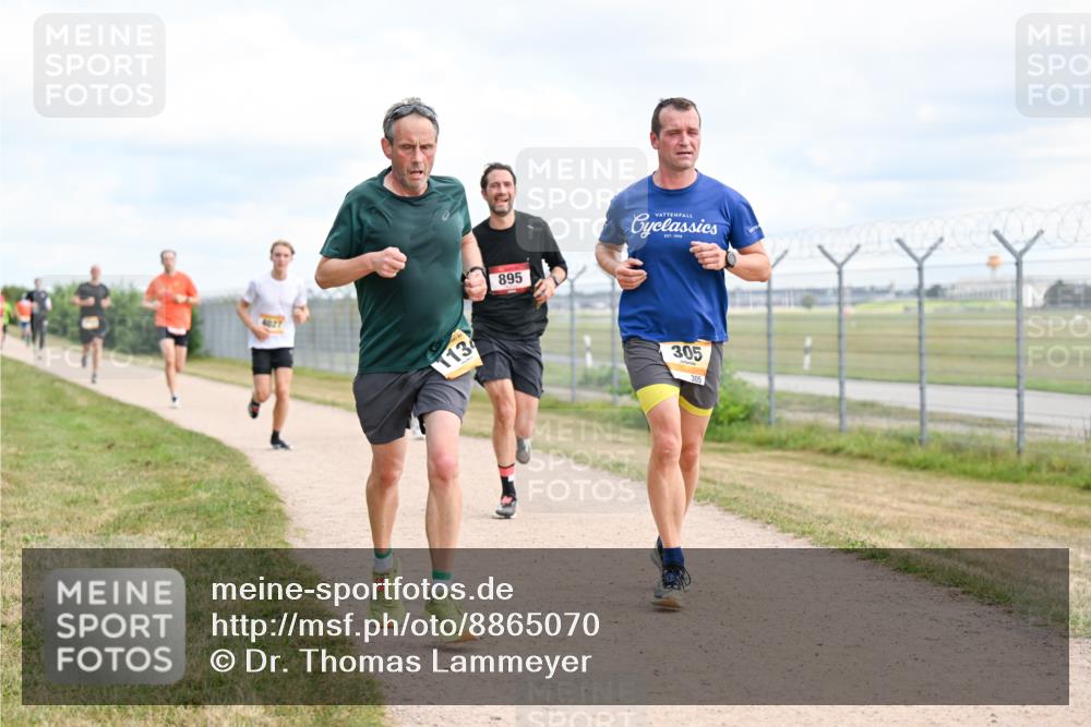 14.09.2025 - Airport Race Dr. Thomas Lammeyer http://msf.ph/oto/8865070 14.09.2025 12:05:23 Laufen 4027, 113, 895, 1996, 305, 305 meine-sportfotos.de
