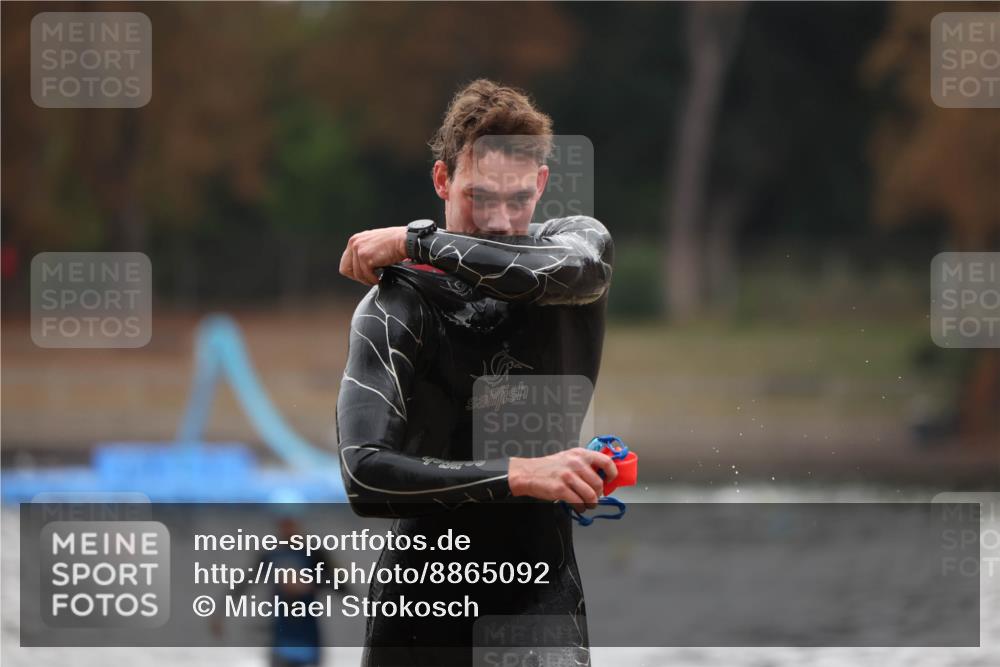 14.09.2025 - Stadtparktriathlon Michael Strokosch http://msf.ph/oto/8865092 14.09.2025 09:01:06 Schwimmen 394, 431 meine-sportfotos.de