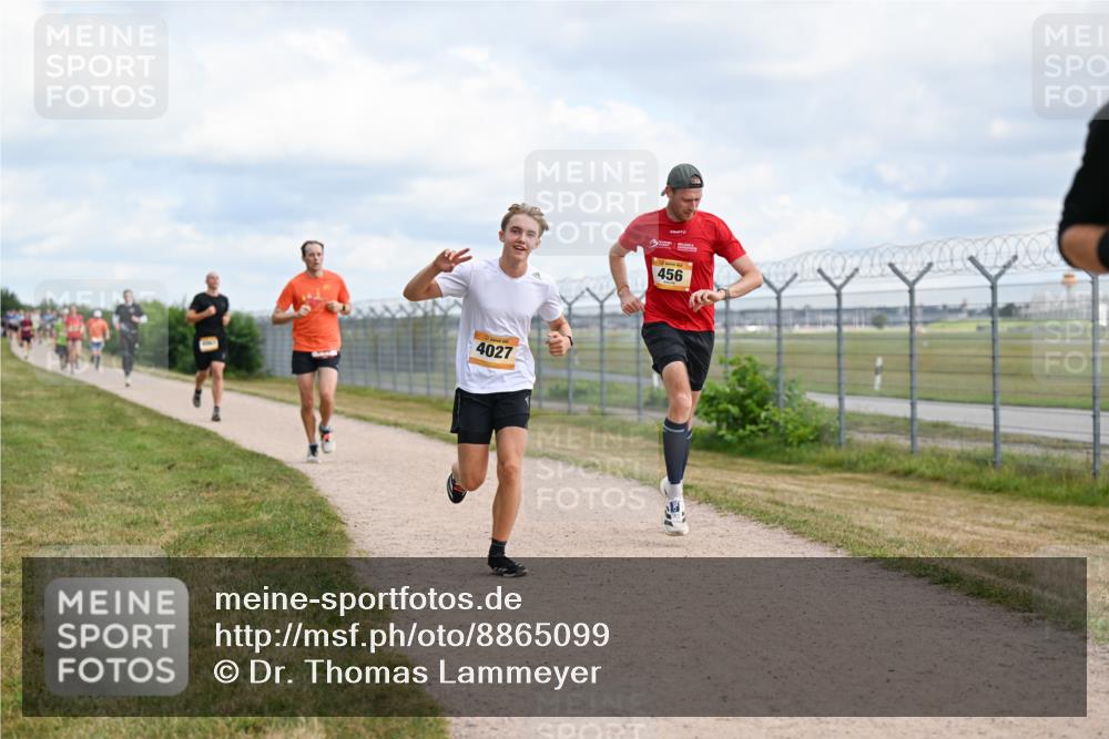14.09.2025 - Airport Race Dr. Thomas Lammeyer http://msf.ph/oto/8865099 14.09.2025 12:05:25 Laufen 4027, 456 meine-sportfotos.de