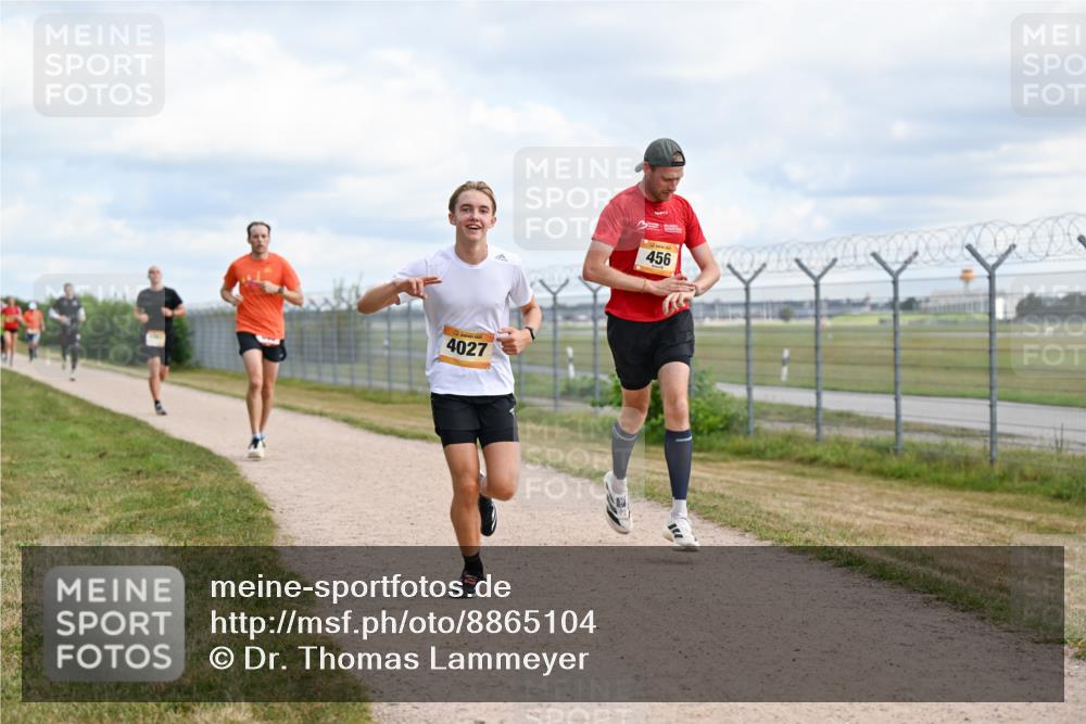 14.09.2025 - Airport Race Dr. Thomas Lammeyer http://msf.ph/oto/8865104 14.09.2025 12:05:26 Laufen 4027, 456 meine-sportfotos.de