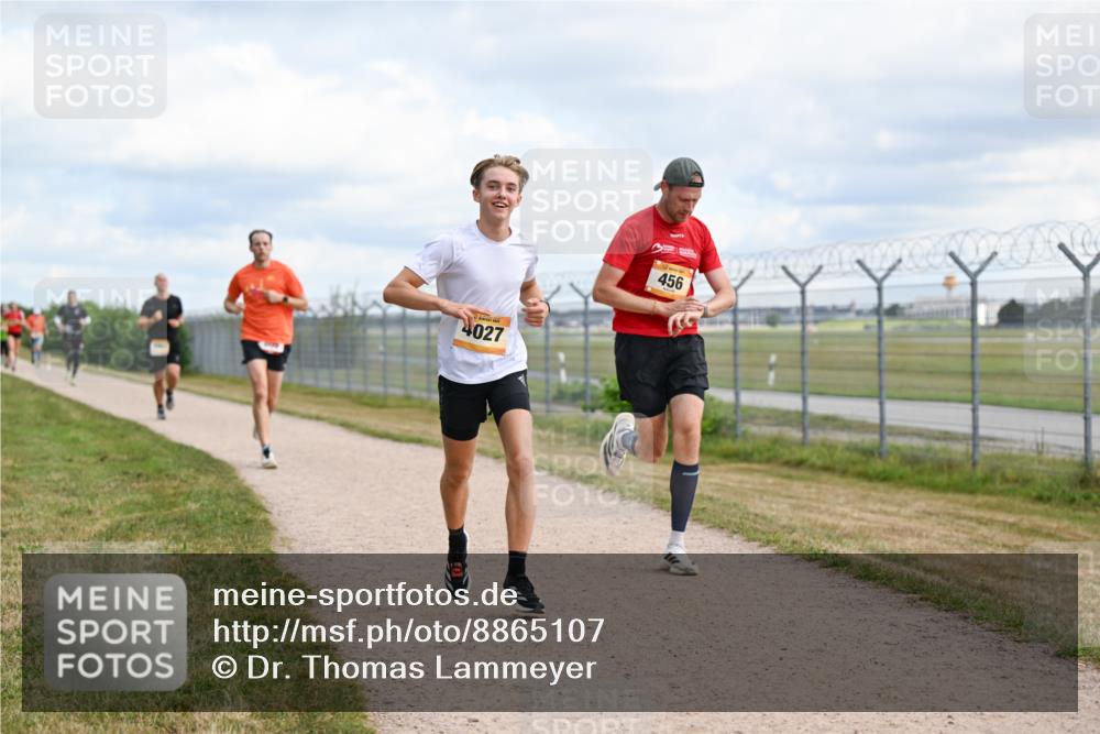 14.09.2025 - Airport Race Dr. Thomas Lammeyer http://msf.ph/oto/8865107 14.09.2025 12:05:26 Laufen 4027, 456 meine-sportfotos.de