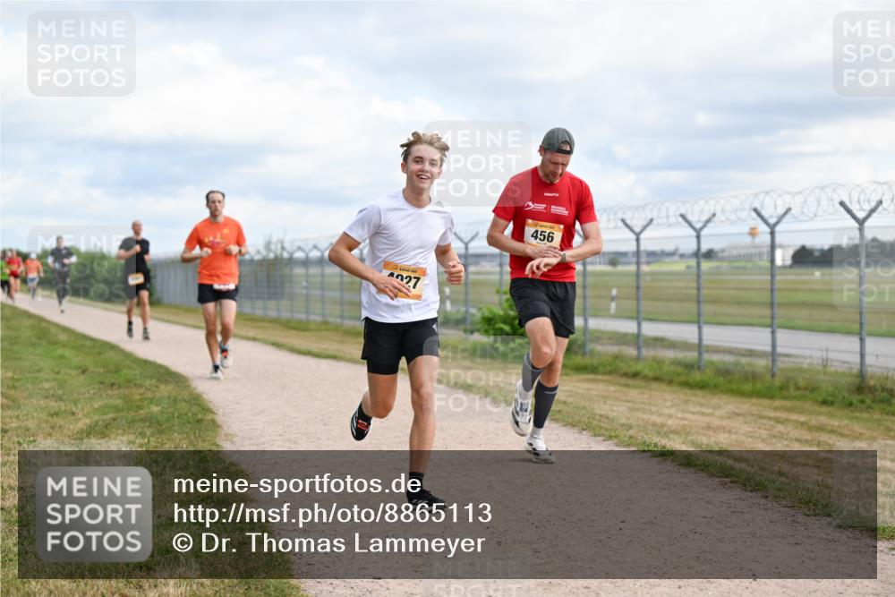 14.09.2025 - Airport Race Dr. Thomas Lammeyer http://msf.ph/oto/8865113 14.09.2025 12:05:26 Laufen 027, 3, 456 meine-sportfotos.de