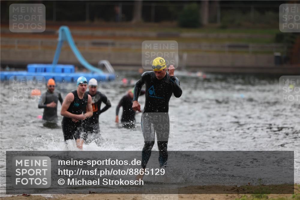 14.09.2025 - Stadtparktriathlon Michael Strokosch http://msf.ph/oto/8865129 14.09.2025 09:01:19 Schwimmen 403, 412, 436 meine-sportfotos.de