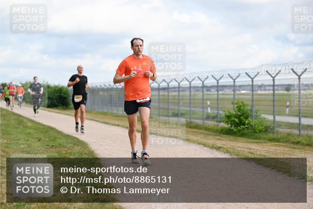 14.09.2025 - Airport Race Dr. Thomas Lammeyer http://msf.ph/oto/8865131 14.09.2025 12:05:27 Laufen 4263, 053 meine-sportfotos.de