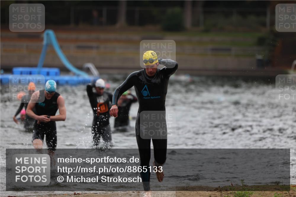 14.09.2025 - Stadtparktriathlon Michael Strokosch http://msf.ph/oto/8865133 14.09.2025 09:01:20 Schwimmen 386, 403, 412, 436 meine-sportfotos.de