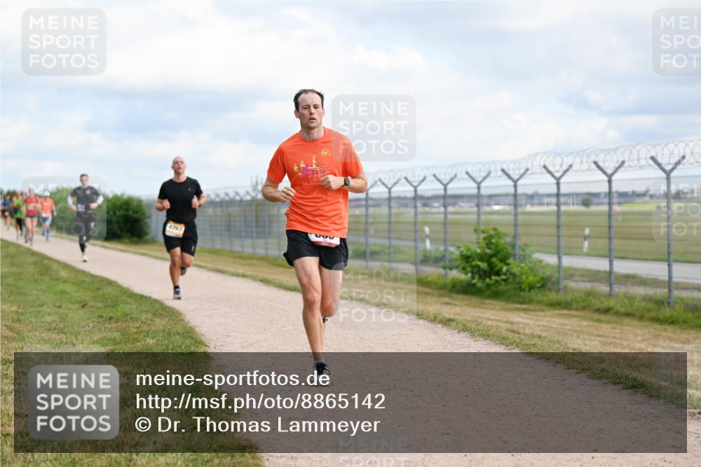 14.09.2025 - Airport Race Dr. Thomas Lammeyer http://msf.ph/oto/8865142 14.09.2025 12:05:28 Laufen 1949, 03 meine-sportfotos.de