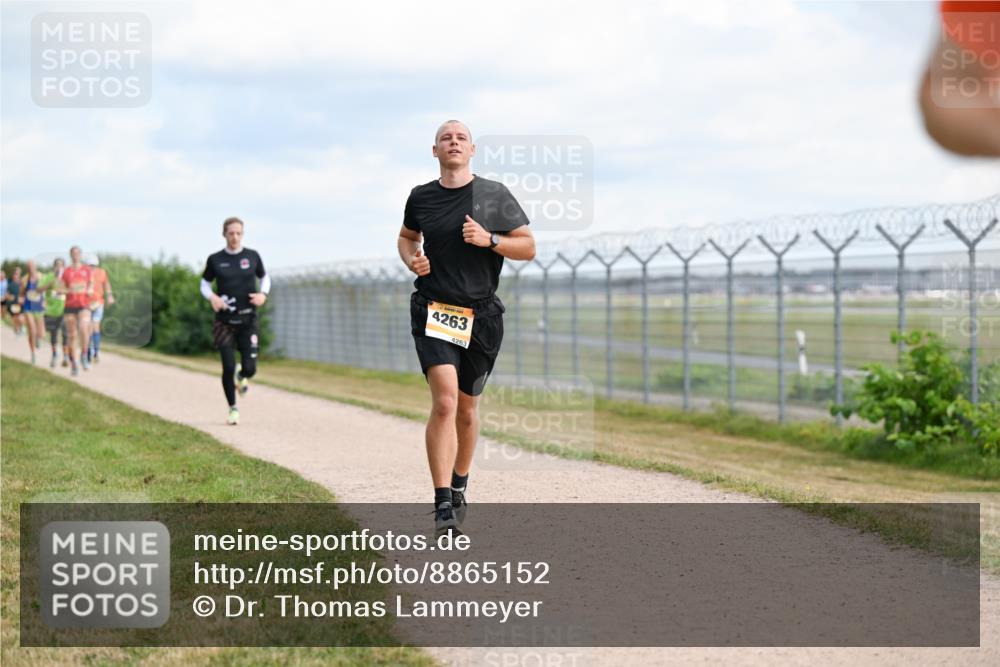 14.09.2025 - Airport Race Dr. Thomas Lammeyer http://msf.ph/oto/8865152 14.09.2025 12:05:30 Laufen 4263, 4263 meine-sportfotos.de