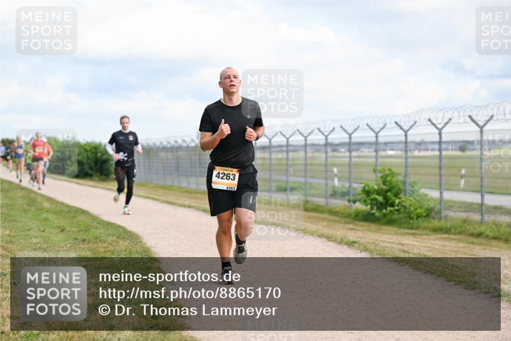 14.09.2025 - Airport Race Dr. Thomas Lammeyer http://msf.ph/oto/8865170 14.09.2025 12:05:31 Laufen 4263, 4263 meine-sportfotos.de