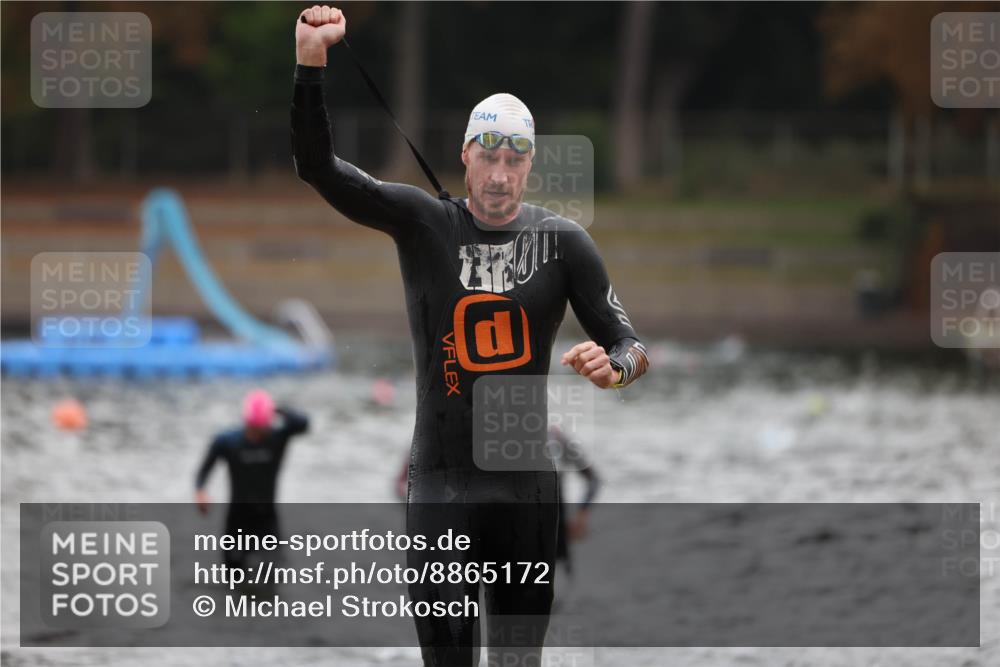 14.09.2025 - Stadtparktriathlon Michael Strokosch http://msf.ph/oto/8865172 14.09.2025 09:01:28 Schwimmen 386, 402, 404, 412, 422 meine-sportfotos.de