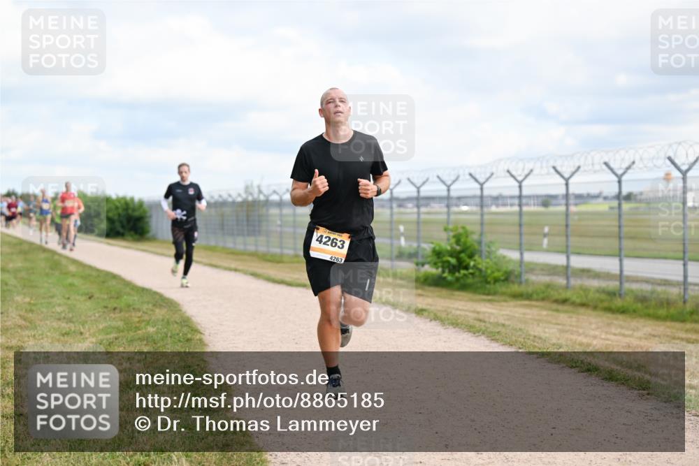 14.09.2025 - Airport Race Dr. Thomas Lammeyer http://msf.ph/oto/8865185 14.09.2025 12:05:31 Laufen 4263, 4263 meine-sportfotos.de