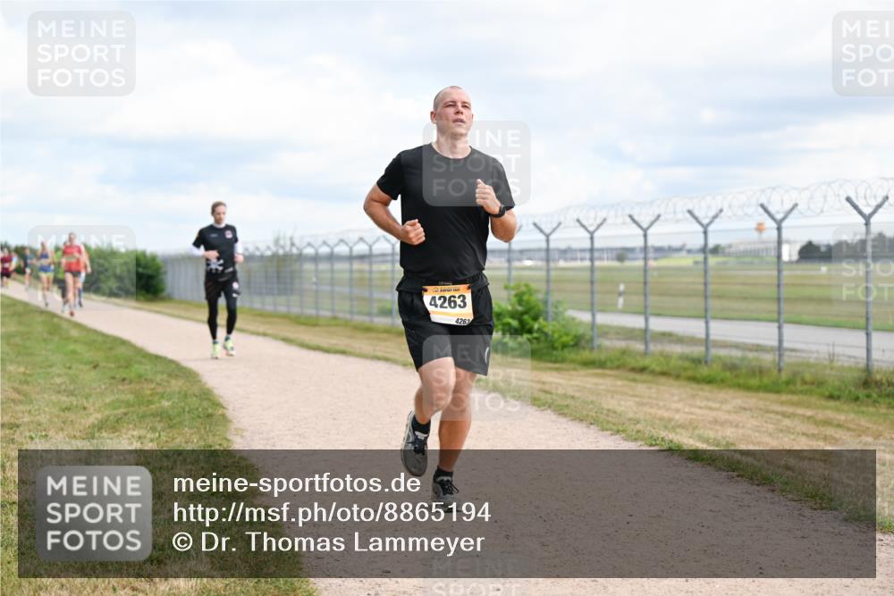 14.09.2025 - Airport Race Dr. Thomas Lammeyer http://msf.ph/oto/8865194 14.09.2025 12:05:32 Laufen 4263, 4263 meine-sportfotos.de