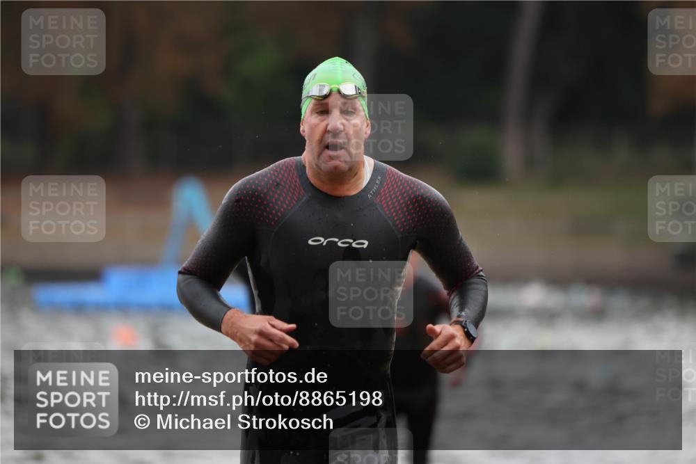 14.09.2025 - Stadtparktriathlon Michael Strokosch http://msf.ph/oto/8865198 14.09.2025 09:01:36 Schwimmen 386, 402, 404, 422 meine-sportfotos.de
