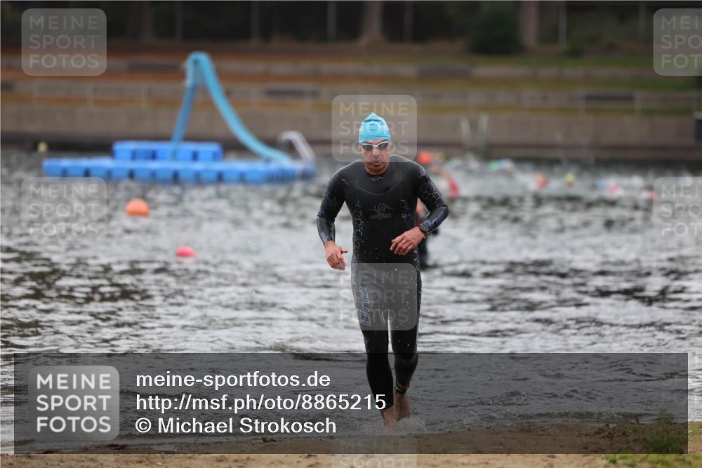 14.09.2025 - Stadtparktriathlon Michael Strokosch http://msf.ph/oto/8865215 14.09.2025 09:01:59 Schwimmen 397 meine-sportfotos.de