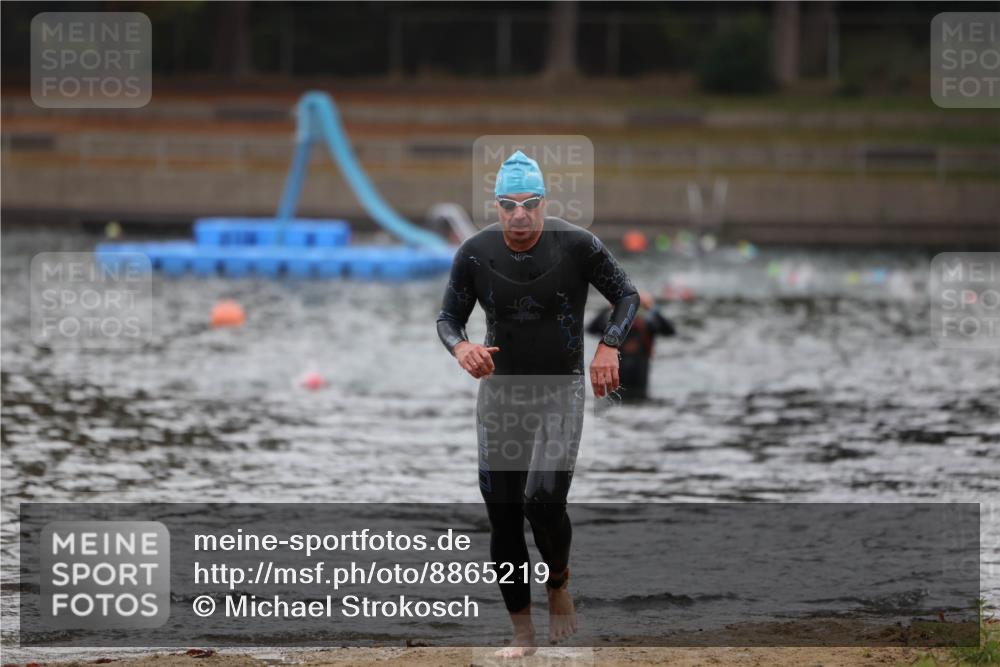 14.09.2025 - Stadtparktriathlon Michael Strokosch http://msf.ph/oto/8865219 14.09.2025 09:01:59 Schwimmen 397 meine-sportfotos.de