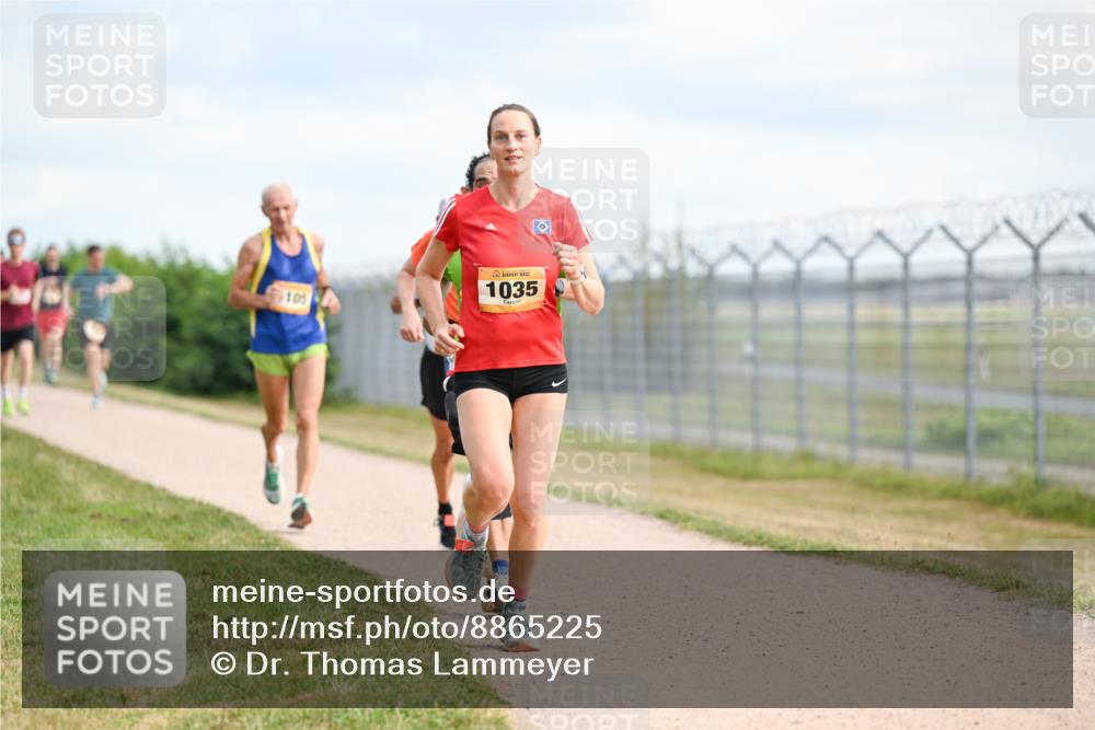 14.09.2025 - Airport Race Dr. Thomas Lammeyer http://msf.ph/oto/8865225 14.09.2025 12:05:39 Laufen 105, 1035 meine-sportfotos.de