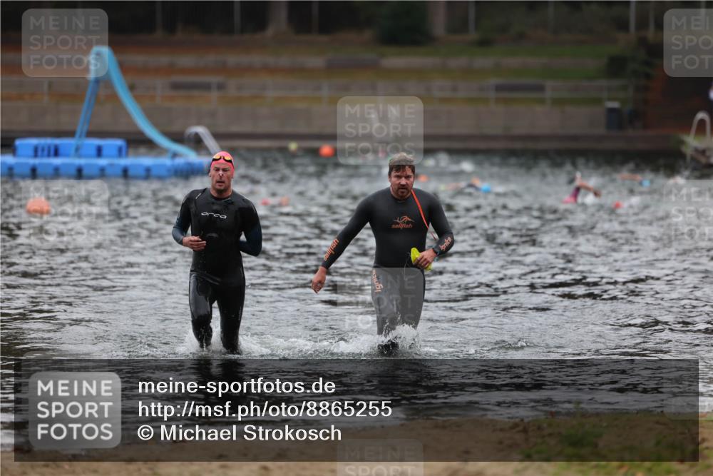 14.09.2025 - Stadtparktriathlon Michael Strokosch http://msf.ph/oto/8865255 14.09.2025 09:02:14 Schwimmen 380, 419 meine-sportfotos.de