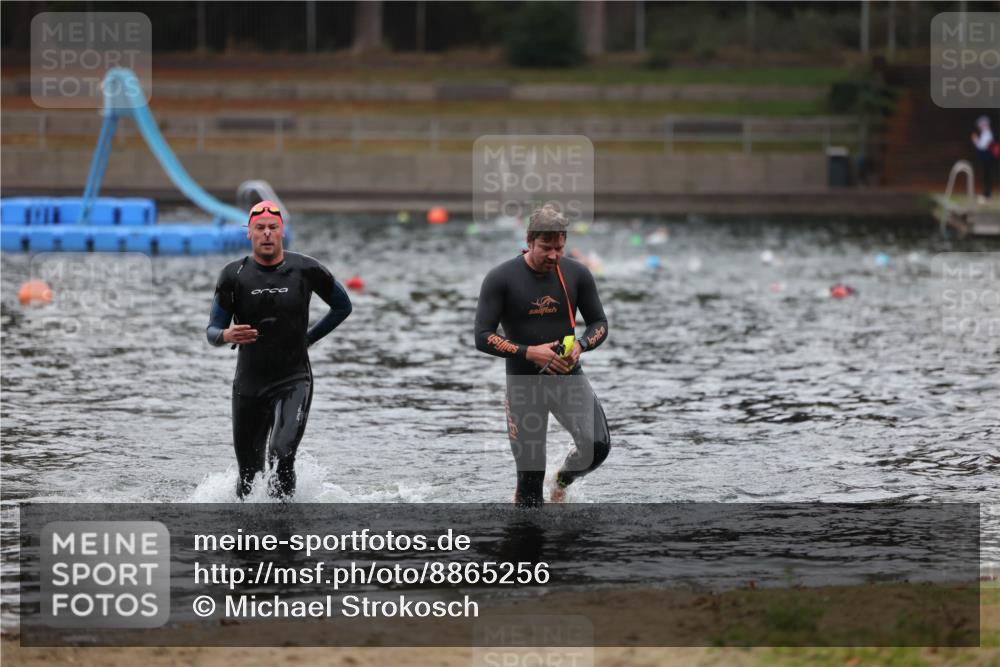 14.09.2025 - Stadtparktriathlon Michael Strokosch http://msf.ph/oto/8865256 14.09.2025 09:02:14 Schwimmen 380, 419 meine-sportfotos.de