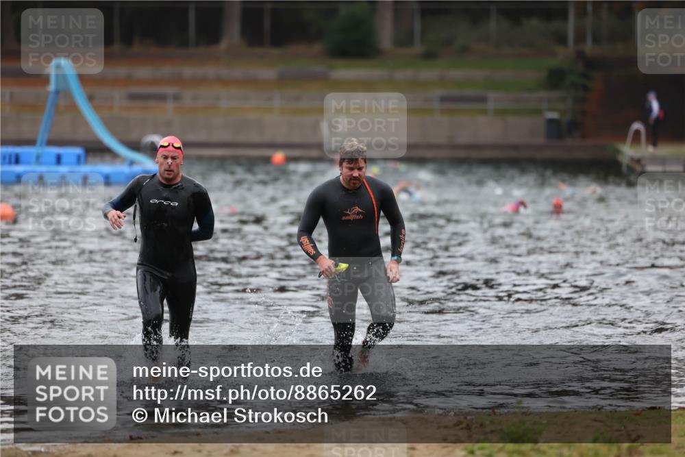 14.09.2025 - Stadtparktriathlon Michael Strokosch http://msf.ph/oto/8865262 14.09.2025 09:02:15 Schwimmen 380, 419 meine-sportfotos.de