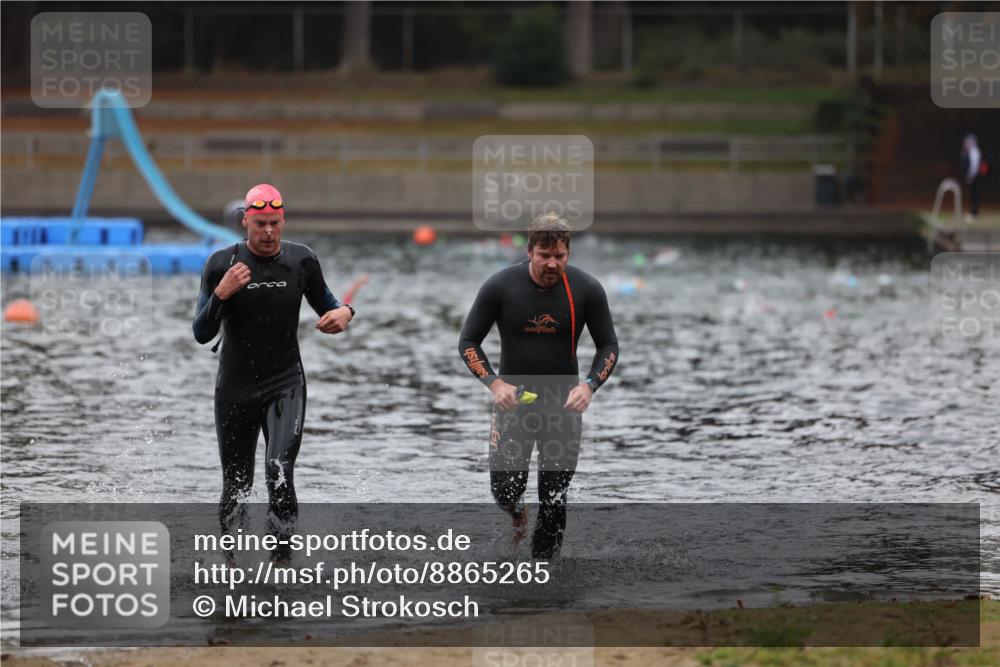 14.09.2025 - Stadtparktriathlon Michael Strokosch http://msf.ph/oto/8865265 14.09.2025 09:02:16 Schwimmen 380, 419 meine-sportfotos.de