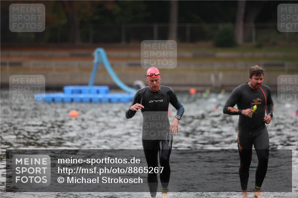 14.09.2025 - Stadtparktriathlon Michael Strokosch http://msf.ph/oto/8865267 14.09.2025 09:02:17 Schwimmen 380, 419 meine-sportfotos.de