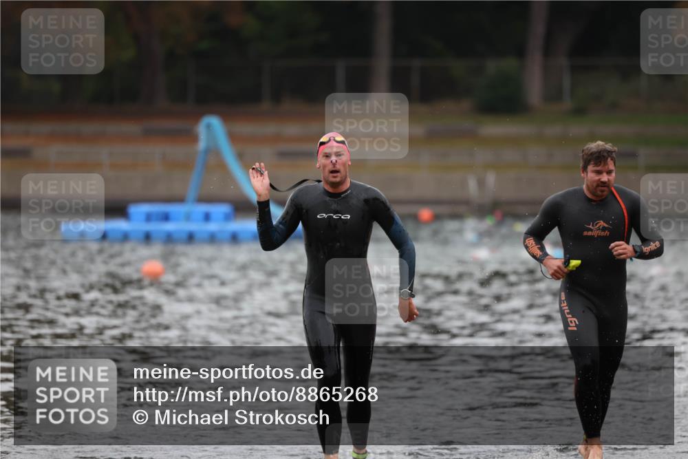 14.09.2025 - Stadtparktriathlon Michael Strokosch http://msf.ph/oto/8865268 14.09.2025 09:02:18 Schwimmen 380, 419 meine-sportfotos.de