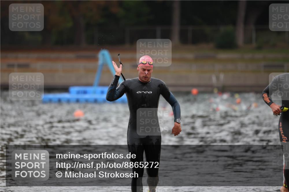 14.09.2025 - Stadtparktriathlon Michael Strokosch http://msf.ph/oto/8865272 14.09.2025 09:02:18 Schwimmen 380, 419 meine-sportfotos.de